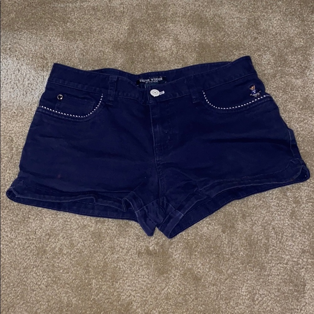 Tee is weenie navy shorts